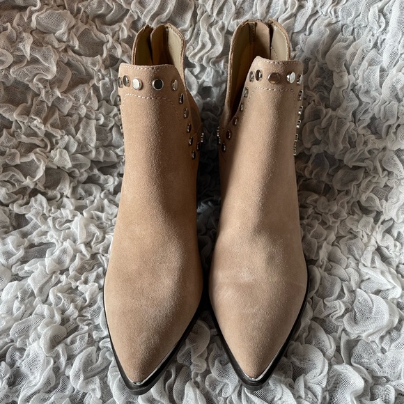 💥NWT💥 Marc Fisher Studded Bootie - Picture 9 of 12